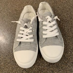 Slip on sneaker